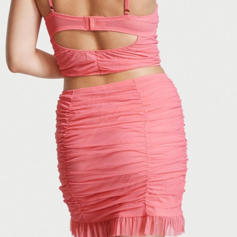 Victoria’s Secret Ruched Mini Skirt - Picture 2 of 6